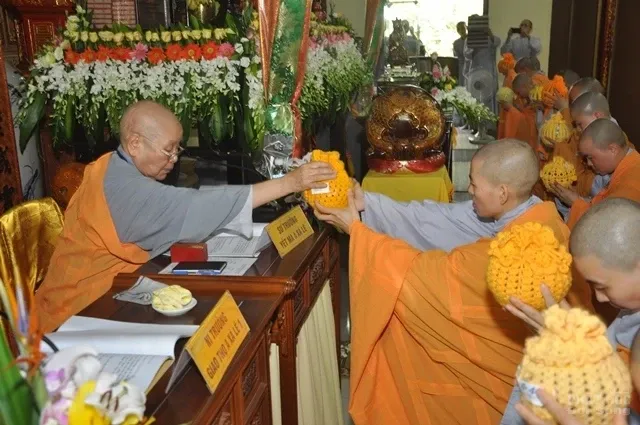 Huế: Đại giới đàn Giác Phong tấn đàn Tỳ kheo & Tỳ kheo Ni 12 Huế: Đại giới đàn Giác Phong tấn đàn Tỳ kheo & Tỳ kheo Ni image-1731727132183
