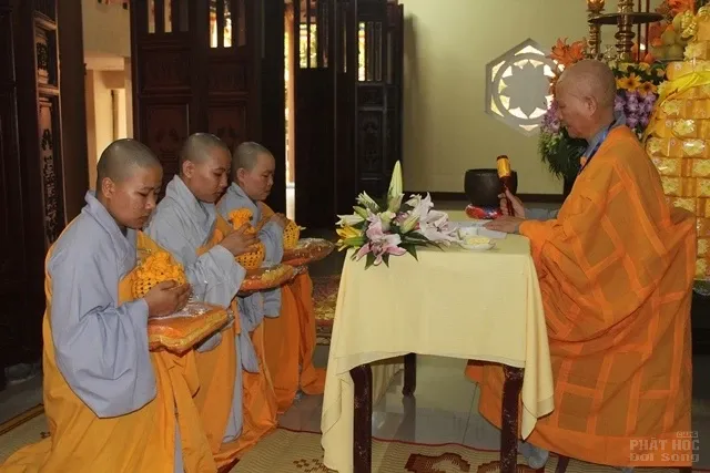 Huế: Đại giới đàn Giác Phong tấn đàn Tỳ kheo & Tỳ kheo Ni 14 Huế: Đại giới đàn Giác Phong tấn đàn Tỳ kheo & Tỳ kheo Ni image-1731727133171