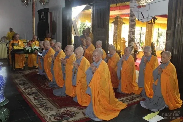 Huế: Đại giới đàn Giác Phong tấn đàn Tỳ kheo & Tỳ kheo Ni 15 Huế: Đại giới đàn Giác Phong tấn đàn Tỳ kheo & Tỳ kheo Ni image-1731727133657