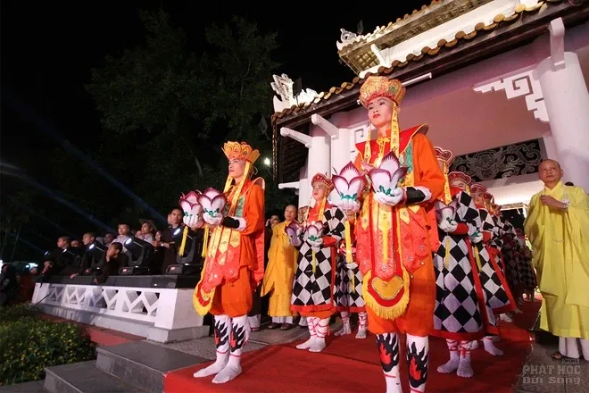 Huế đưa Phật giáo vào Festival image-1731746158721