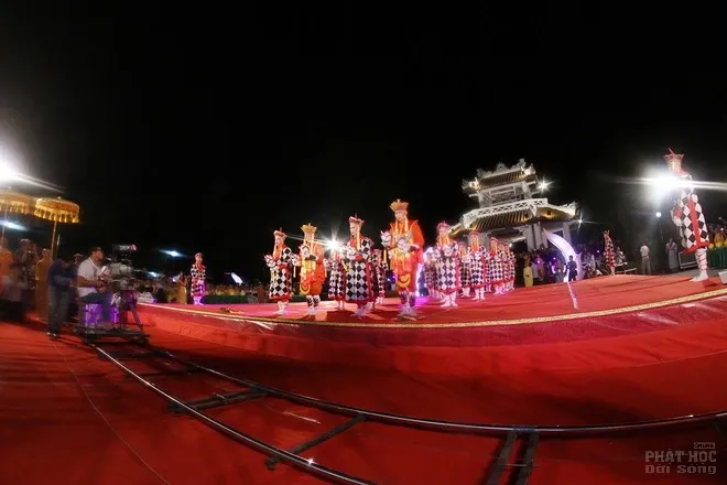 Huế đưa Phật giáo vào Festival image-1731746159346