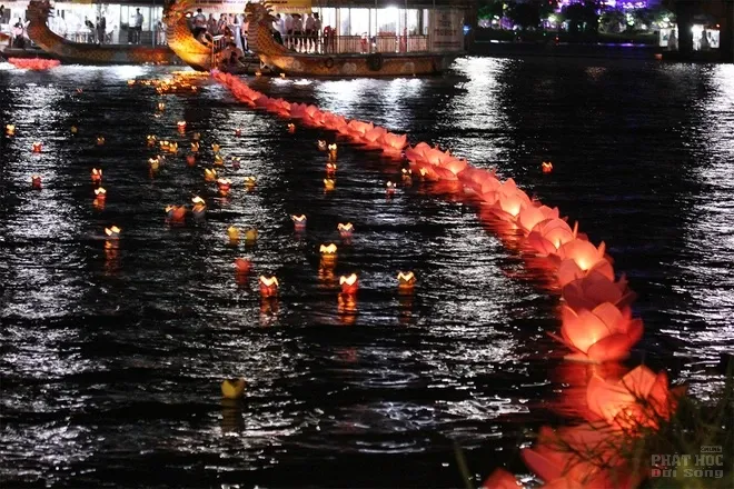 Huế đưa Phật giáo vào Festival image-1731746162717