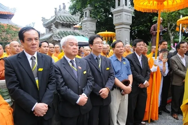 Huế: Hàng ngàn người ngậm ngùi cung tống kim quan HT Thích Chơn Thiện nhập bảo tháp image-1731933056731