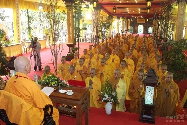 Huế: Khai đạo giới tử thọ Tỷ kheo, Bồ tát, Thập thiện giới 3 Huế: Khai đạo giới tử thọ Tỷ kheo, Bồ tát, Thập thiện giới image-1731727074402
