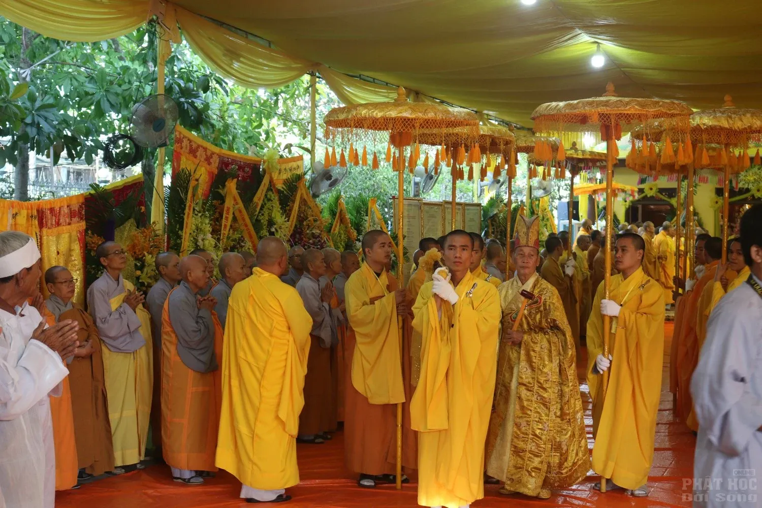 Huế: Lễ cung tống kim quan nhập bảo tháp cố HT.Thích Đức Phương image-1732291551179