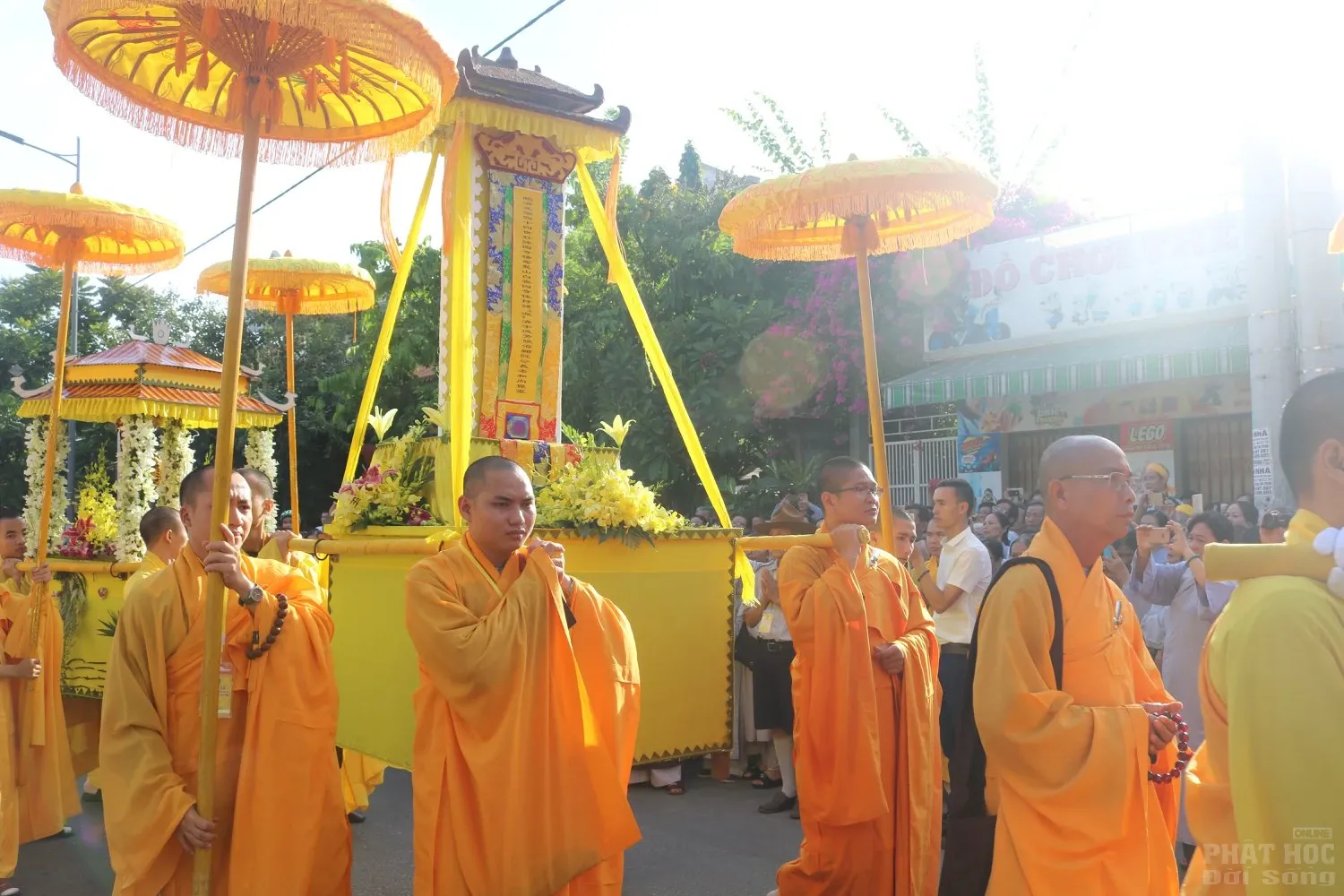 Huế: Lễ cung tống kim quan nhập bảo tháp cố HT.Thích Đức Phương image-1732291580114