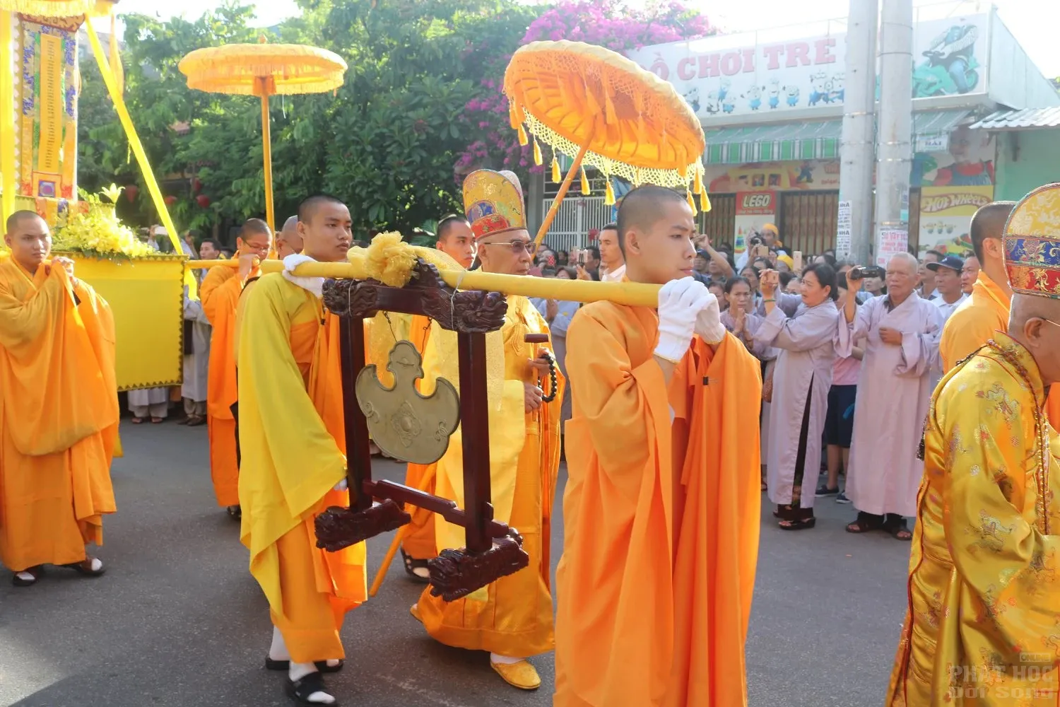 Huế: Lễ cung tống kim quan nhập bảo tháp cố HT.Thích Đức Phương image-1732291581747