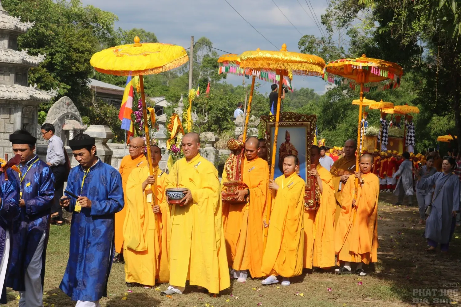 Huế: Lễ cung tống kim quan nhập bảo tháp cố HT.Thích Đức Phương 32 Huế: Lễ cung tống kim quan nhập bảo tháp cố HT.Thích Đức Phương image-1732291585255