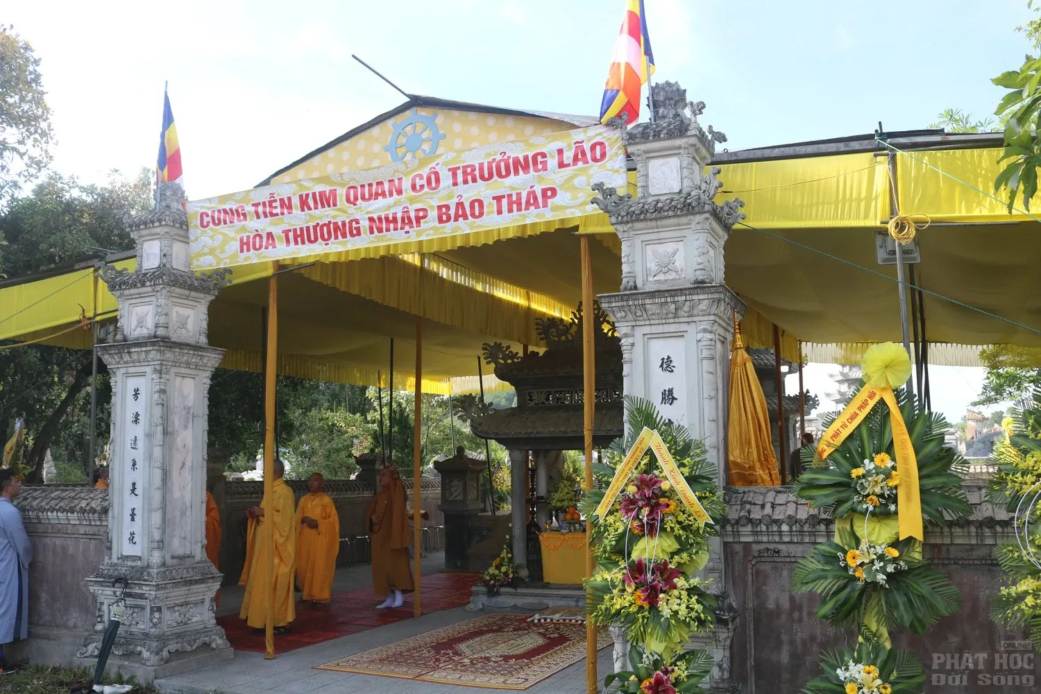 Huế: Lễ cung tống kim quan nhập bảo tháp cố HT.Thích Đức Phương 38 Huế: Lễ cung tống kim quan nhập bảo tháp cố HT.Thích Đức Phương image-1732291595496