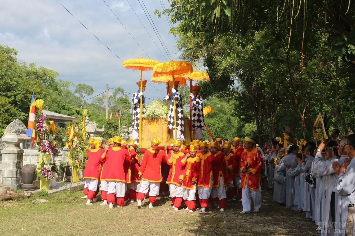 Huế: Lễ cung tống kim quan nhập bảo tháp cố HT.Thích Đức Phương image-1732291602425