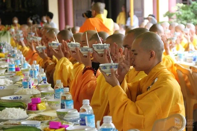 Huế: Lễ húy nhật lần thứ 40 cố HT. Thích Thiện Minh tại chùa Thuyền Tôn 24 Huế: Lễ húy nhật lần thứ 40 cố HT. Thích Thiện Minh tại chùa Thuyền Tôn image-1732286239821