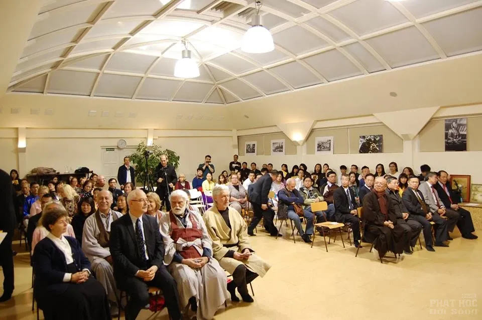 Hungary: Bế mạc Tháng Văn hóa Phật giáo VN image-1731939918612