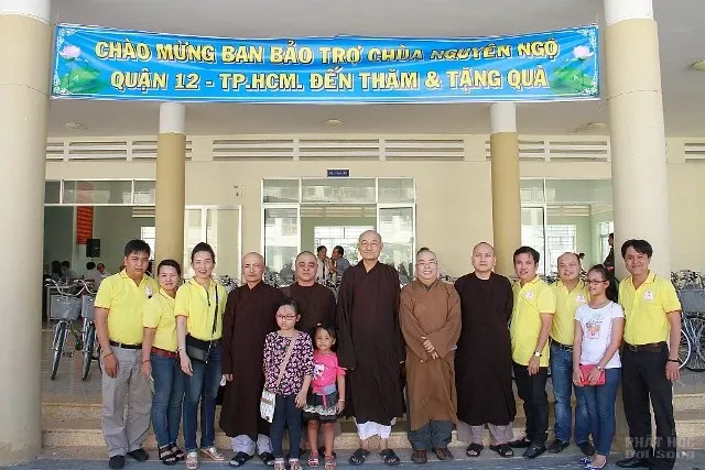 Khám bệnh, cấp phát thuốc cho người nghèo và tặng xe đạp cho học sinh có hoàn cảnh khó khăn 6 Khám bệnh, cấp phát thuốc cho người nghèo và tặng xe đạp cho học sinh có hoàn cảnh khó khăn image-1731725784237