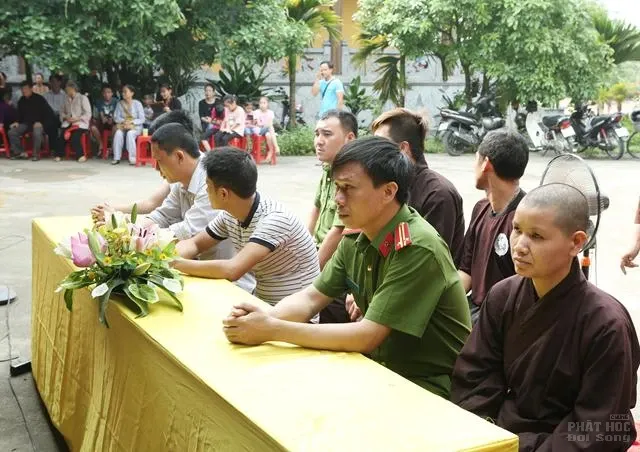 Khai mạc khóa tu mùa hè 'Hương Từ Bi' chùa Từ Quang 2 Khai mạc khóa tu mùa hè 'Hương Từ Bi' chùa Từ Quang image-1731747841256