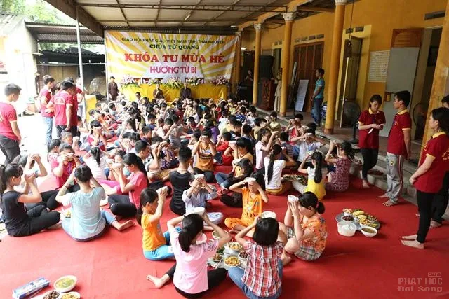 Khai mạc khóa tu mùa hè 'Hương Từ Bi' chùa Từ Quang 12 Khai mạc khóa tu mùa hè 'Hương Từ Bi' chùa Từ Quang image-1731747847634