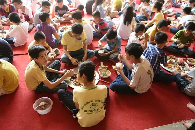 Khai mạc khóa tu mùa hè 'Hương Từ Bi' chùa Từ Quang 13 Khai mạc khóa tu mùa hè 'Hương Từ Bi' chùa Từ Quang image-1731747848256