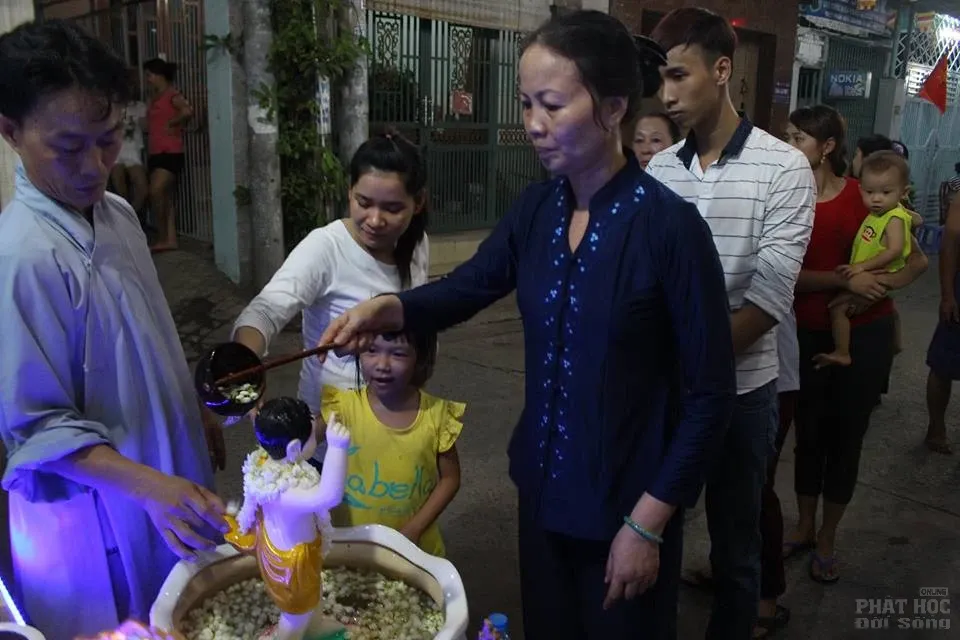 Khu phố Bình Đa hân hoan mừng Phật đản image-1731746624887