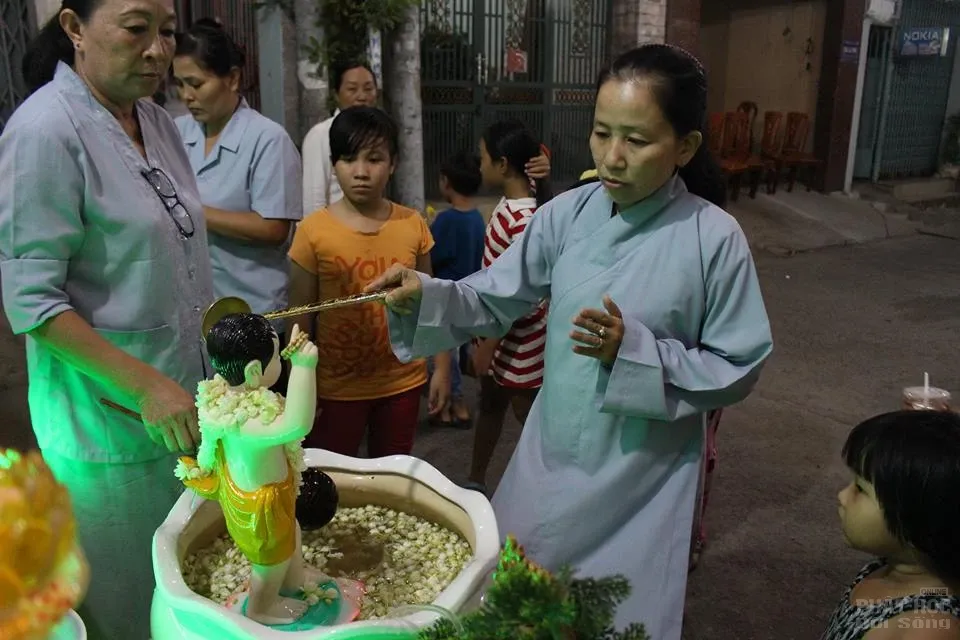 Khu phố Bình Đa hân hoan mừng Phật đản image-1731746625666