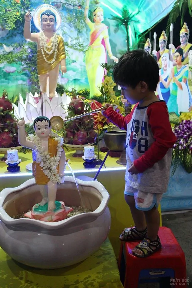 Khu phố Bình Đa hân hoan mừng Phật đản image-1731746626510