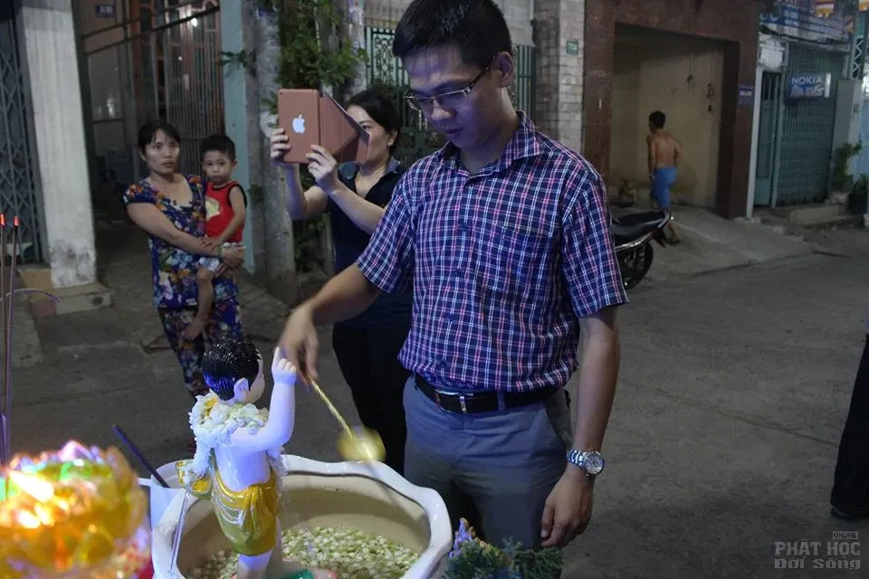 Khu phố Bình Đa hân hoan mừng Phật đản image-1731746627217