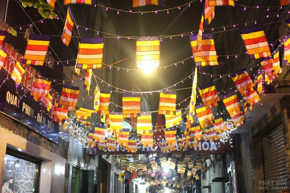 Khu phố Bình Đa hân hoan mừng Phật đản image-1731746629684