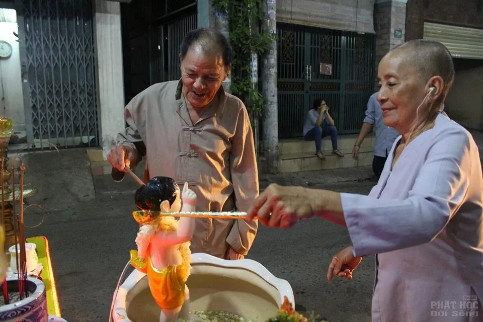 Khu phố Bình Đa hân hoan mừng Phật đản image-1731746630477