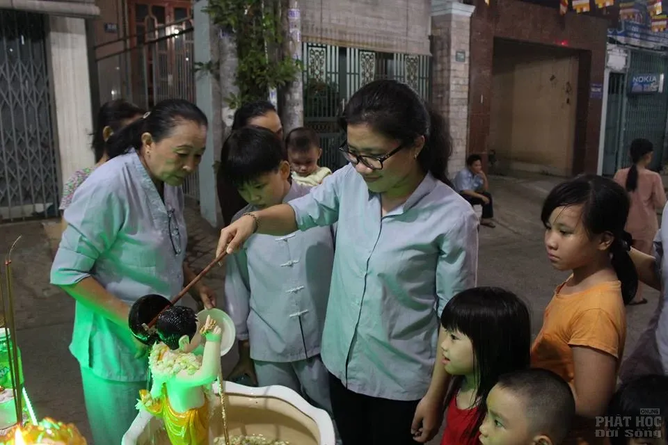 Khu phố Bình Đa hân hoan mừng Phật đản image-1731746631297