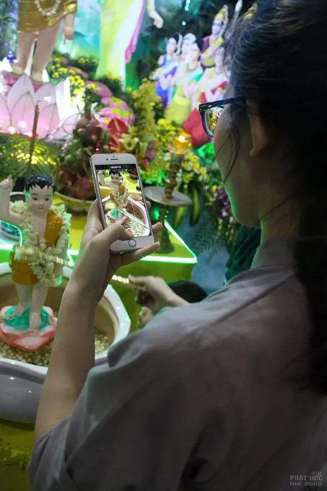 Khu phố Bình Đa hân hoan mừng Phật đản image-1731746634574