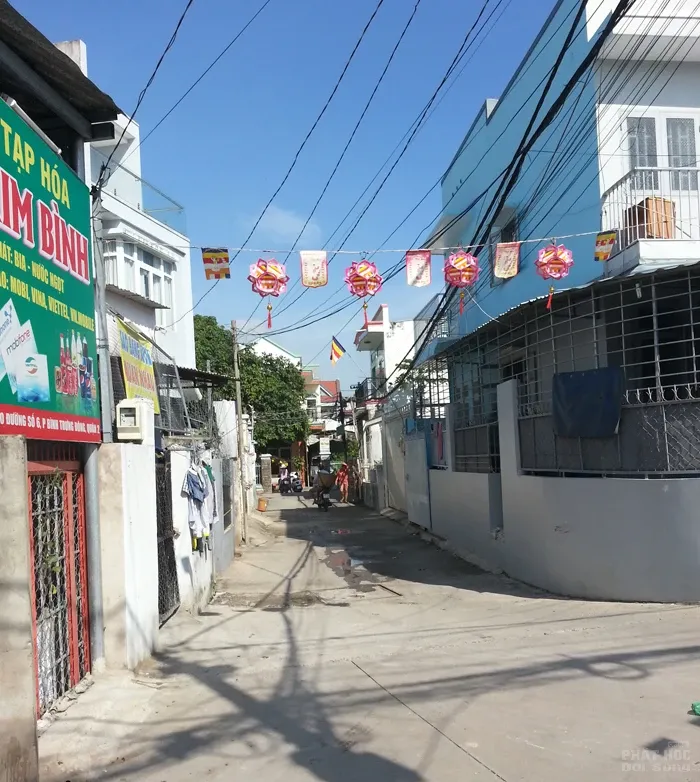 Lại chuyện tư gia treo cờ băng rôn Kính mừng Phật đản image-1732292262637