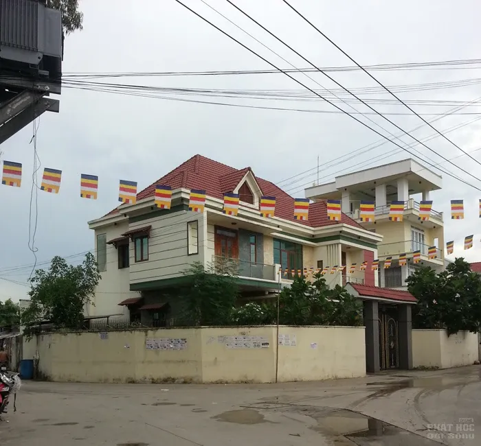 Lại chuyện tư gia treo cờ băng rôn Kính mừng Phật đản image-1732292267209