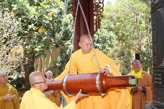 Lâm Đồng: Vĩnh Minh Tự Viện khai thỉnh Đại Hồng Chung image-1731745760057