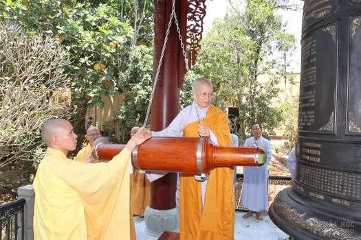 Lâm Đồng: Vĩnh Minh Tự Viện khai thỉnh Đại Hồng Chung 10 Lâm Đồng: Vĩnh Minh Tự Viện khai thỉnh Đại Hồng Chung image-1731745761077