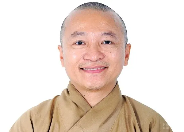 Làm thế nào để phân biệt đâu là tu sĩ hay cư sĩ khi họ tham gia chương trình thi ca nhạc hay biểu diễn nhạc? image-1731940016072