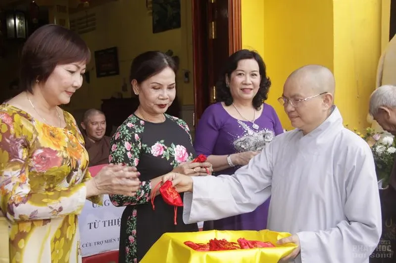 Lần đầu tổ chức buffet chay gây quỹ từ thiện tại Sa Đéc image-1731939669252