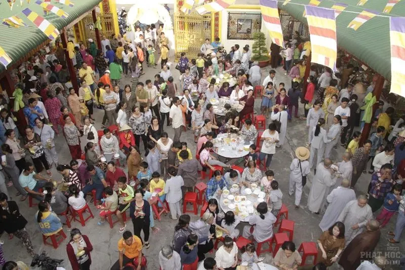 Lần đầu tổ chức buffet chay gây quỹ từ thiện tại Sa Đéc 18 Lần đầu tổ chức buffet chay gây quỹ từ thiện tại Sa Đéc image-1731939673172