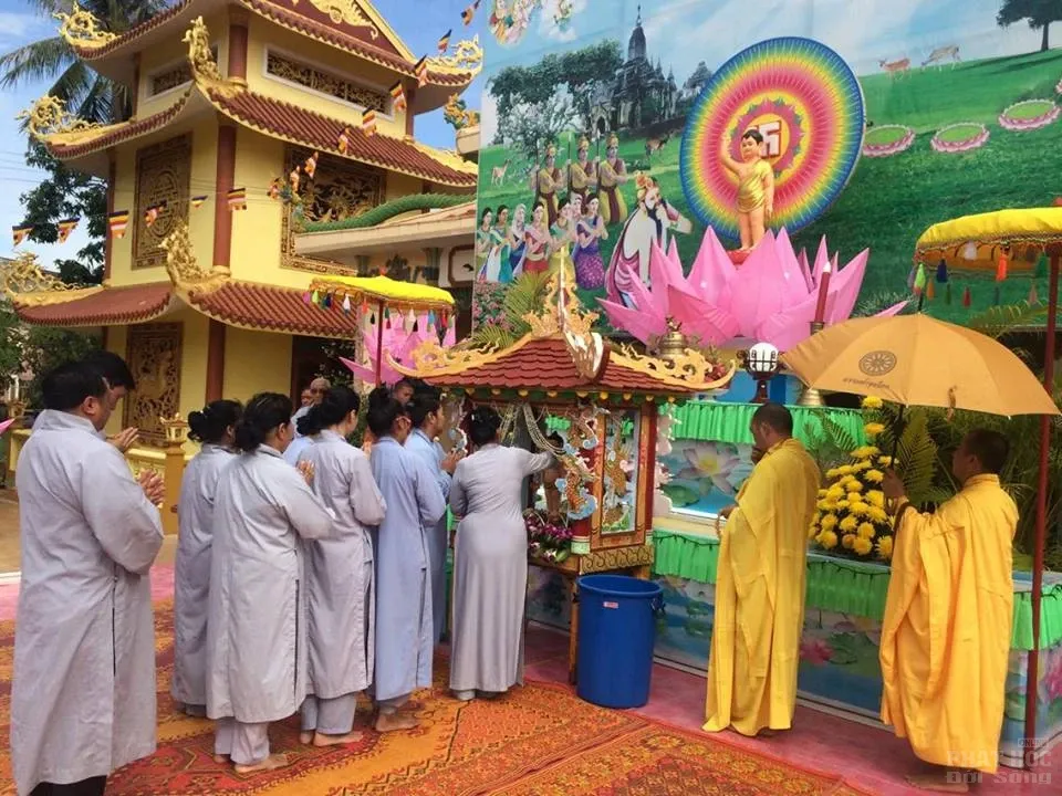 Lào: Chùa Trang Nghiêm mừng lễ Phật Thích Ca đản sanh Lào: Chùa Trang Nghiêm Pakse mừng lễ Phật Thích Ca đản sanh image-1731937612774