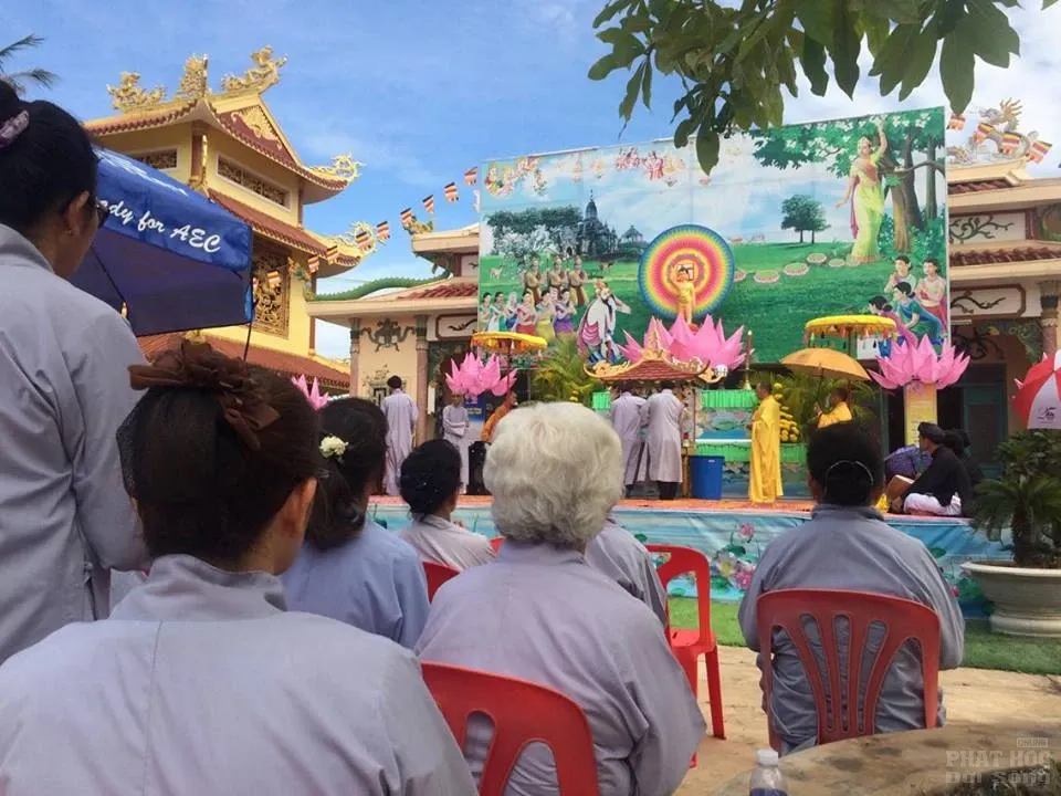 Lào: Chùa Trang Nghiêm mừng lễ Phật Thích Ca đản sanh Lào: Chùa Trang Nghiêm Pakse mừng lễ Phật Thích Ca đản sanh image-1731937613806