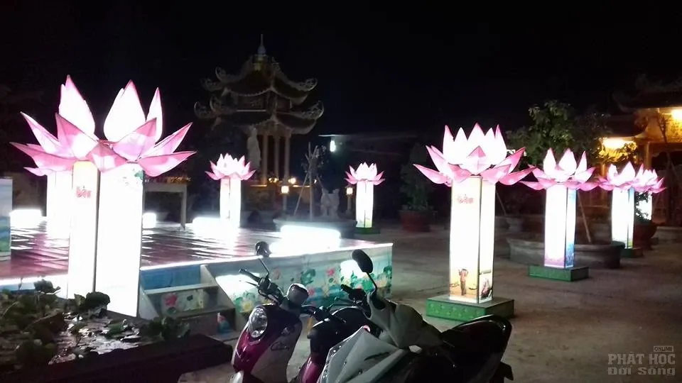 Lào: Không khí đón mừng Phật đản tại chùa Trang Nghiêm 1 Lào: Không khí đón mừng Phật đản tại chùa Trang Nghiêm image-1732290501799