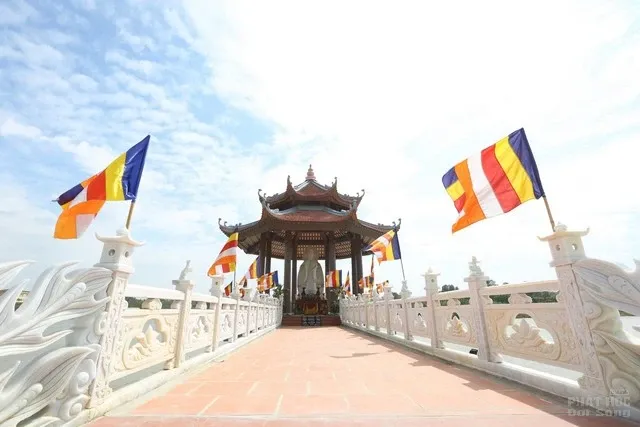 Lễ an vị tôn tượng Bồ-tát Quán Thế Âm chùa Hòa Phúc 3 Lễ an vị tôn tượng Bồ-tát Quán Thế Âm chùa Hòa Phúc image-1731920010663