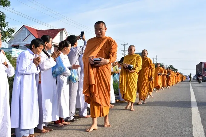 Lễ bế mạc khóa tu truyền thống Khất Sĩ lần thứ 24 5 Lễ bế mạc khóa tu truyền thống Khất Sĩ lần thứ 24 image-1731943886640