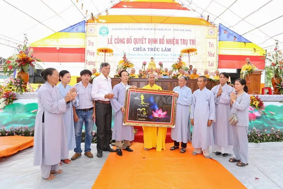 Lễ Bổ nhiệm ĐĐ. Thích Quảng Bình trụ trì Chùa Trúc Lâm 28 Lễ Bổ nhiệm ĐĐ. Thích Quảng Bình trụ trì Chùa Trúc Lâm image-1731946366348