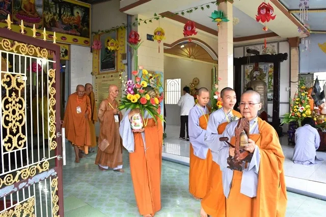 Lễ bổ nhiệm Sư cô Thích Nữ Huệ Bảo trụ trì Tịnh thất Liên Nghiêm 5 Lễ bổ nhiệm Sư cô Thích Nữ Huệ Bảo trụ trì Tịnh thất Liên Nghiêm image-1731944526953