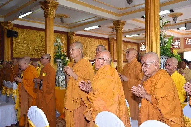 Lễ chúc thọ tại Tịnh xá Lộc Uyển image-1731920482452