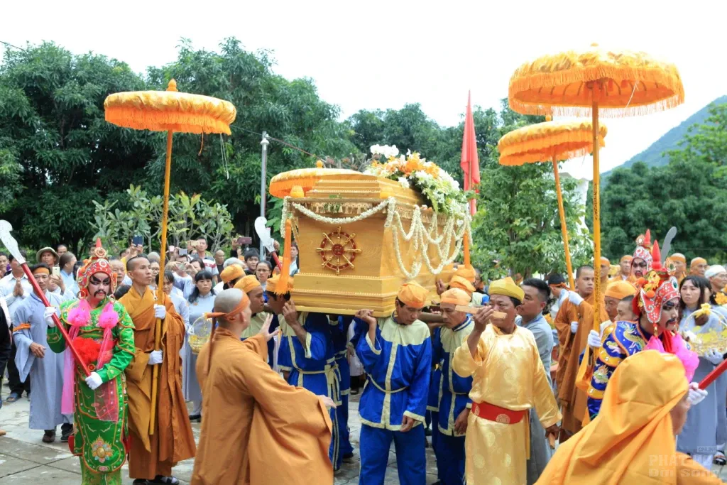 Lễ cung tống kim quan cố HT Thích Trí Tâm nhập Bảo tháp Huệ Minh image-1731939979546