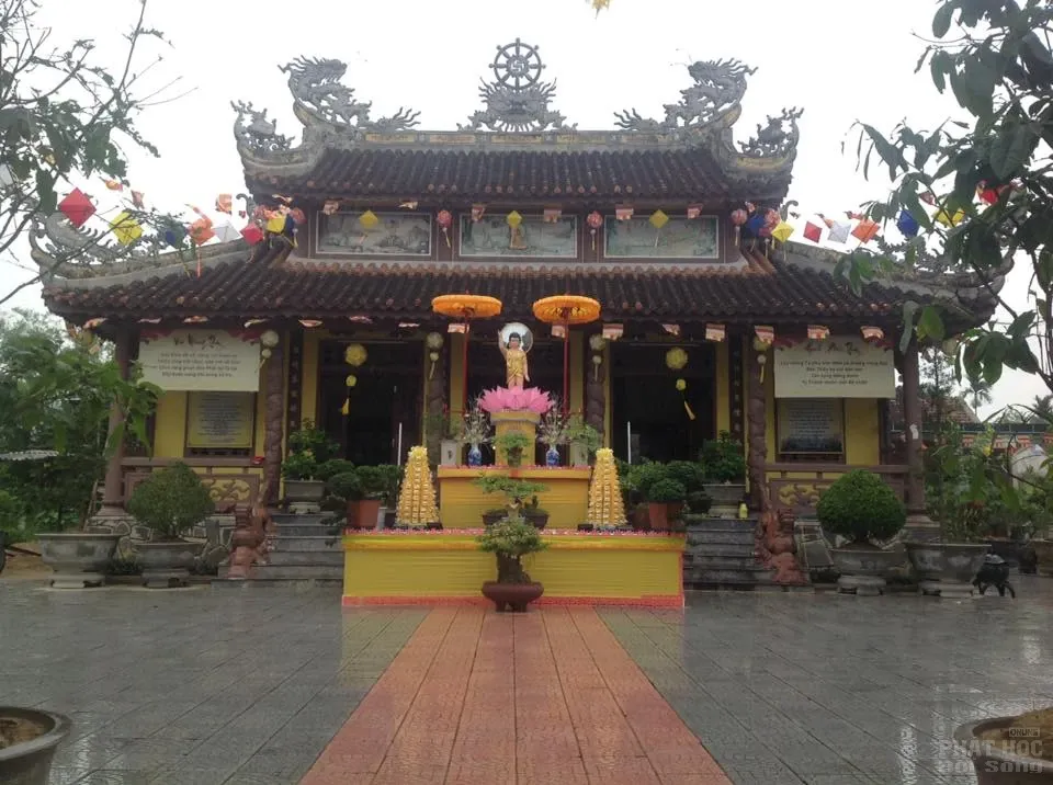 Lễ đài Chùa Mậu Tài - Huế Lễ đài Chùa Mậu Tài - Huế image-1731746751312