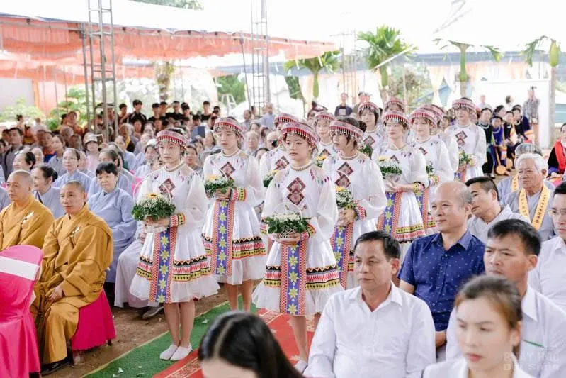 le dat da xay dung chanh dien chua phuoc hue 12
