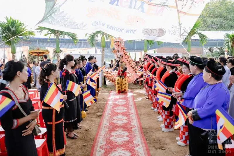 le dat da xay dung chanh dien chua phuoc hue 7