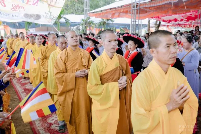le dat da xay dung chanh dien chua phuoc hue 8