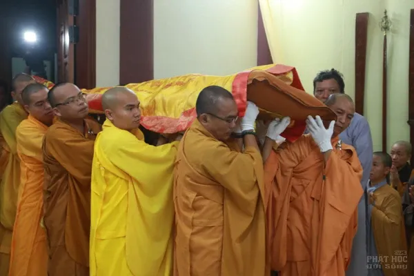 Lễ nhập kim quan HT.Thích Chí Mãn 4 Lễ nhập kim quan HT.Thích Chí Mãn image-1732290908151