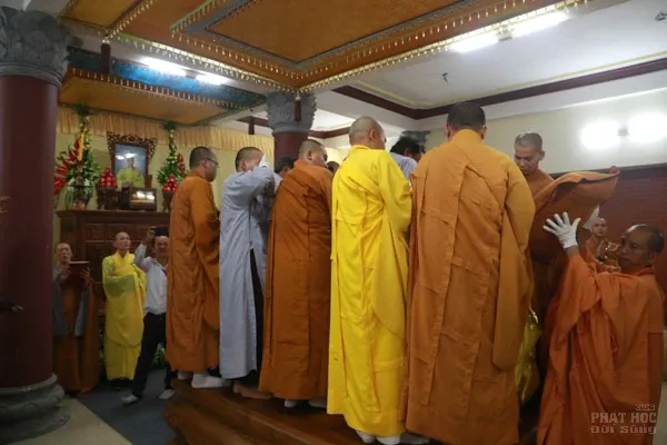 Lễ nhập kim quan HT.Thích Chí Mãn 5 Lễ nhập kim quan HT.Thích Chí Mãn image-1732290909044